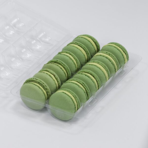 pistachio macarons