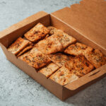 КЕТЪРИНГ ГРИЗИНИ С ЧЕДЪР И МАКОВО СЕМЕ 1