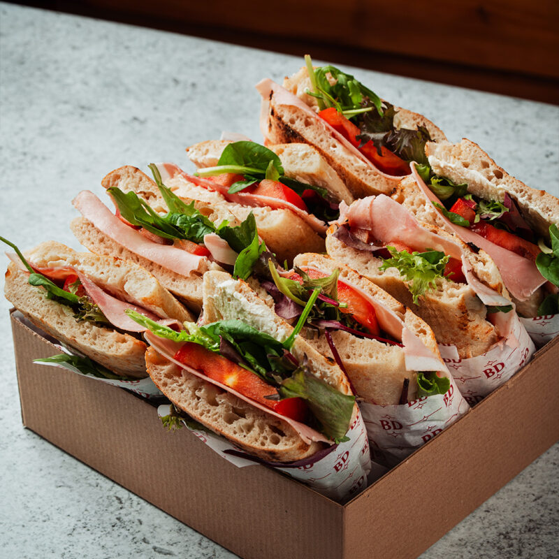 КЕТЪРИНГ СОФИЯ НЕАПОЛИТАНСКИ САНДВИЧИ С ШУНКА 1