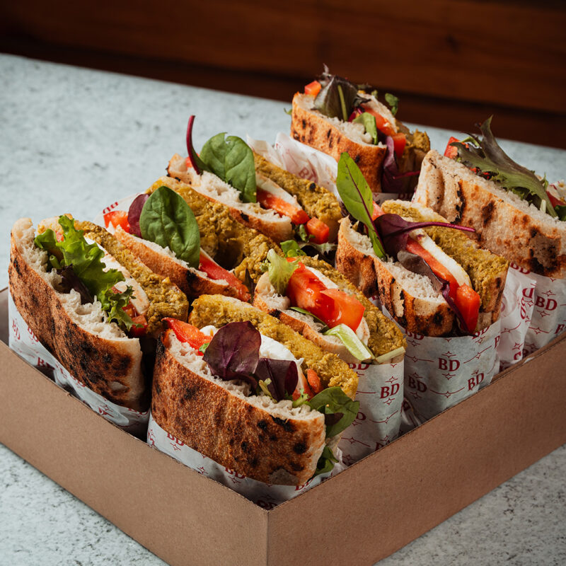 юКЕТЪРИНГ СОФИЯ НЕАПОЛИТАНСКИ САНДВИЧИ С ПЕСТО И МОЦАРЕЛА 1