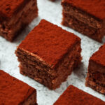 КЕТЪРИНГ ПЕТИФУРИ ТИРАМИСУ ШОКОЛАДОВ МУС