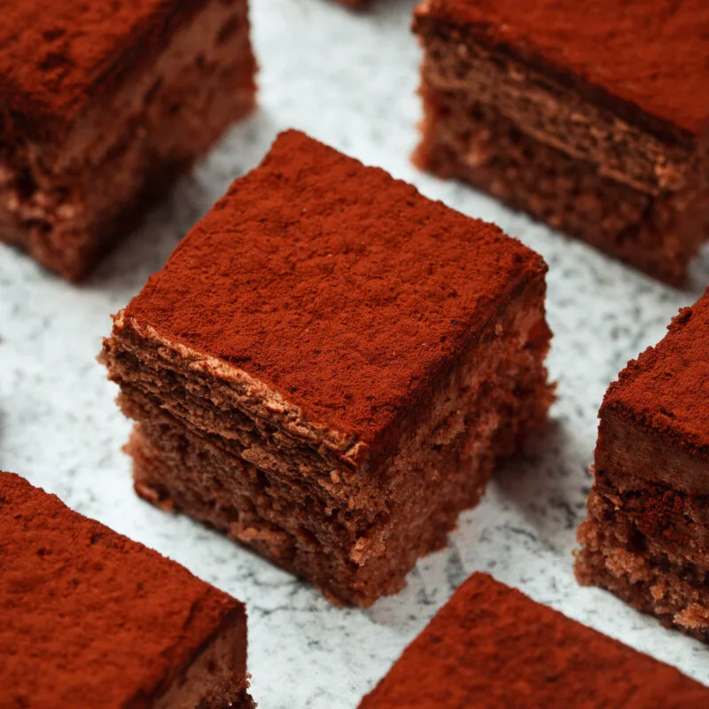 КЕТЪРИНГ ПЕТИФУРИ ТИРАМИСУ ШОКОЛАДОВ МУС